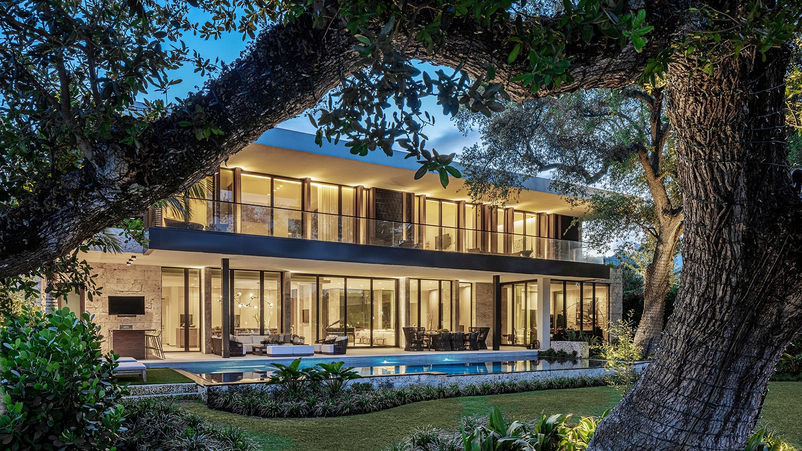 "Florida Villa Strang Design indiaartndesign"