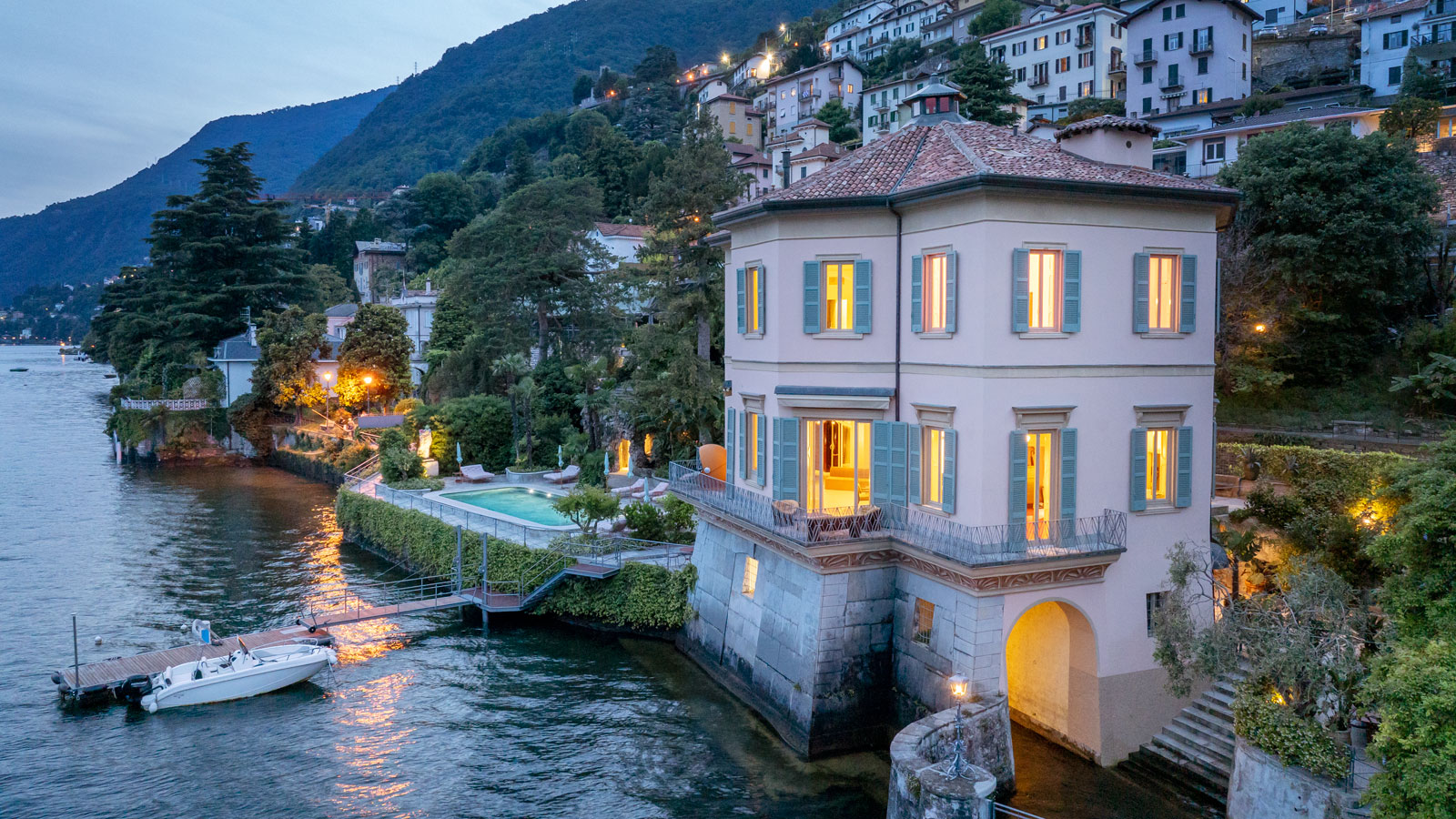 An Engaging Dialogue with an 18th-century Villa | J. MAYER H.